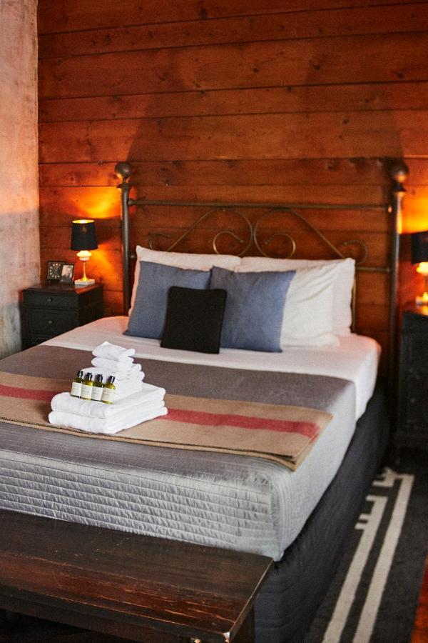 Crew'S Quarters Boarding House - Caters To Men Hotel Provincetown Buitenkant foto