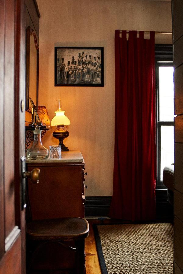 Crew'S Quarters Boarding House - Caters To Men Hotel Provincetown Buitenkant foto