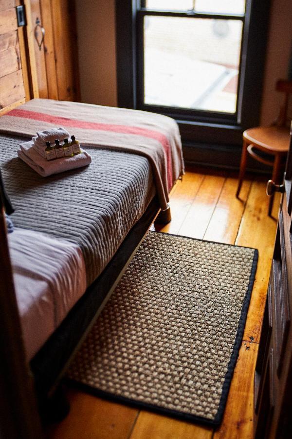 Crew'S Quarters Boarding House - Caters To Men Hotel Provincetown Buitenkant foto